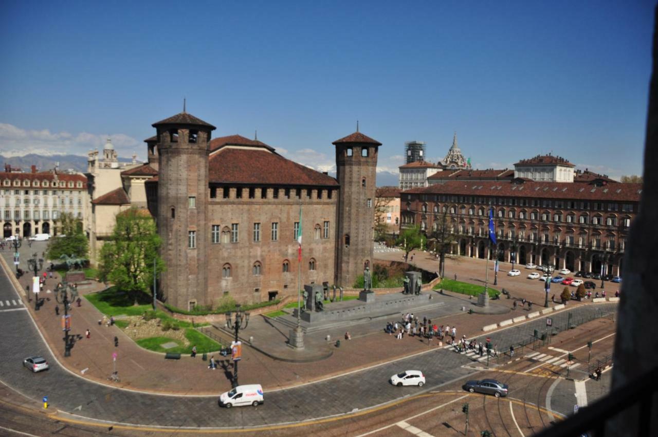 Apartamento Mansarda In Piazza Castello Turín Exterior foto